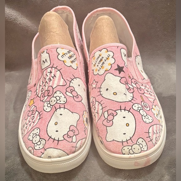 😻 Hello Kitty size 9 Pink and White Slip On Shoes - Picture 5 of 7